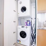 Convenient Bondi Beach Apartment - Beach View And Parking