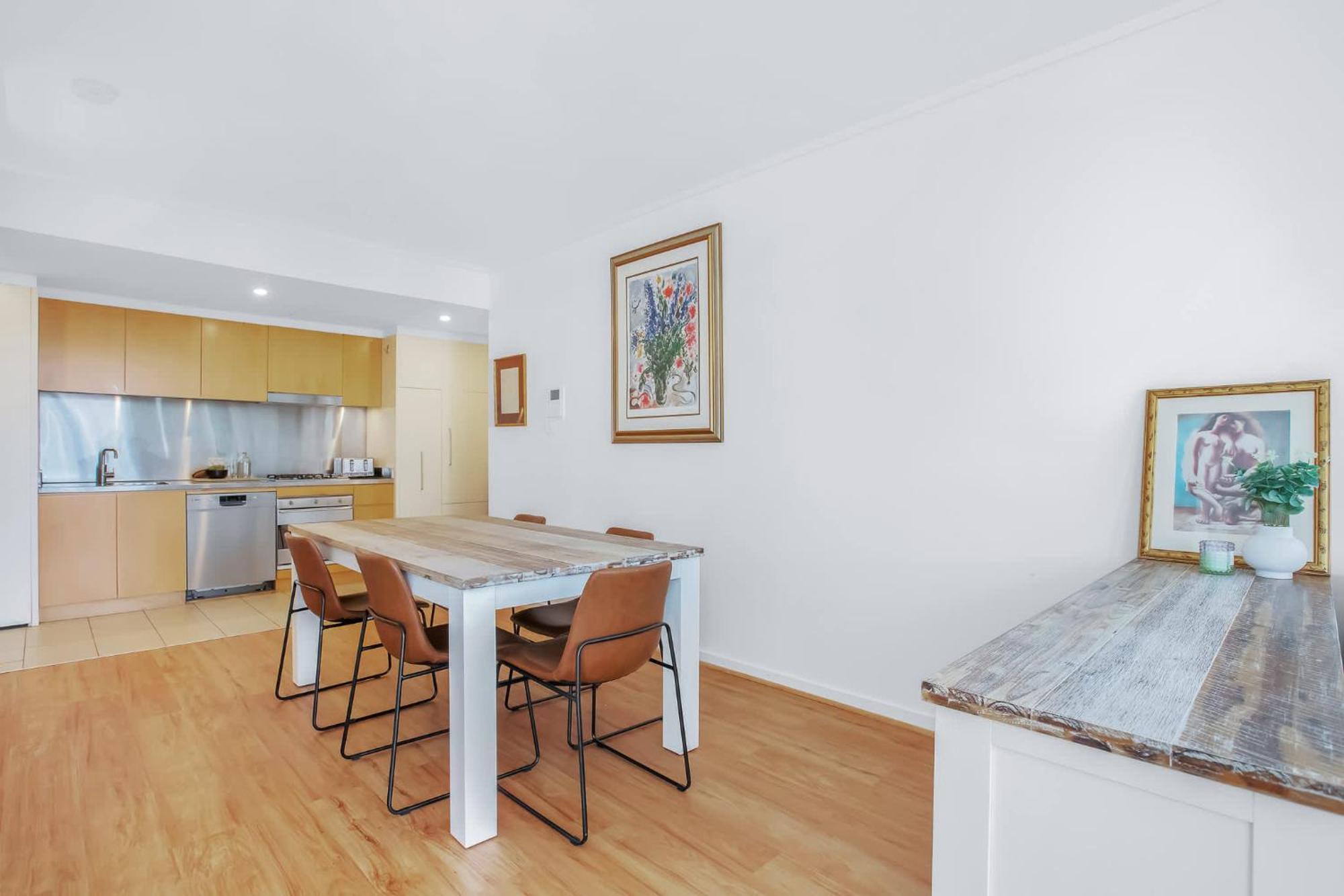 Convenient Bondi - View And Parking Apartment Sydney